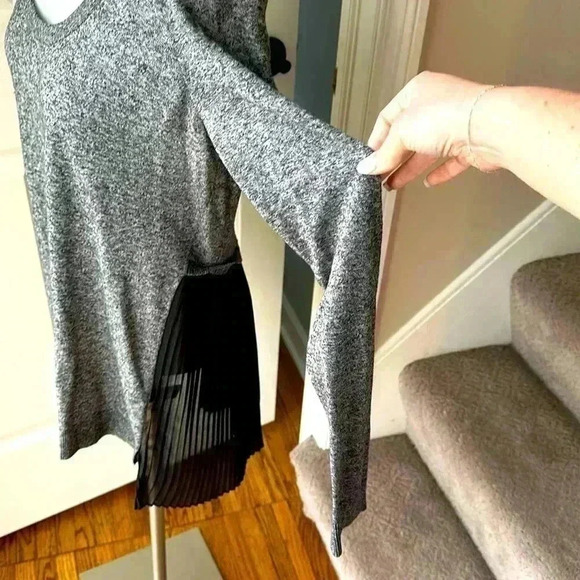 Size M gray and black sheer back long sleeve top from Express - Picture 1 of 5